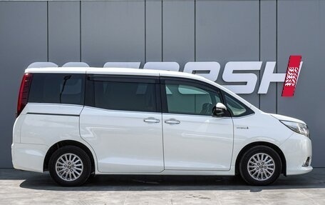 Toyota Esquire I, 2014 год, 2 300 000 рублей, 5 фотография