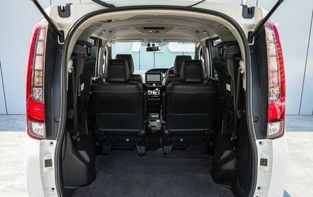Toyota Esquire I, 2014 год, 2 300 000 рублей, 24 фотография