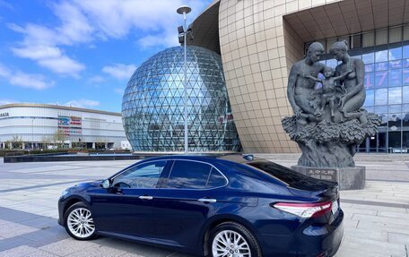 Toyota Camry, 2018 год, 2 999 000 рублей, 6 фотография