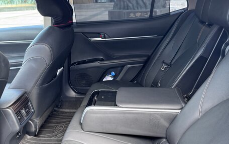 Toyota Camry, 2018 год, 2 999 000 рублей, 13 фотография