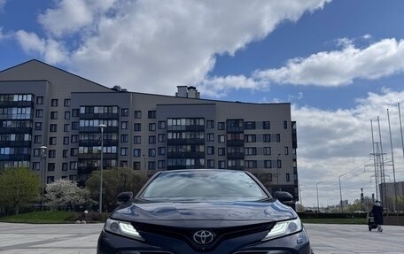 Toyota Camry, 2018 год, 2 999 000 рублей, 20 фотография