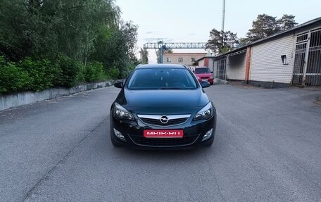 Opel Astra J, 2012 год, 840 000 рублей, 1 фотография