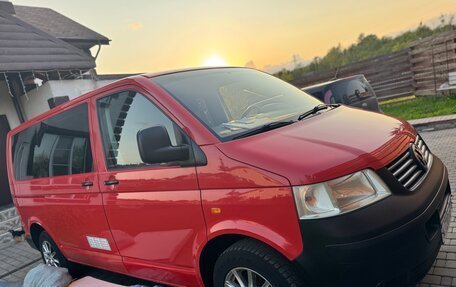 Volkswagen Transporter T5 рестайлинг, 2004 год, 1 800 000 рублей, 2 фотография