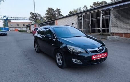 Opel Astra J, 2012 год, 840 000 рублей, 2 фотография