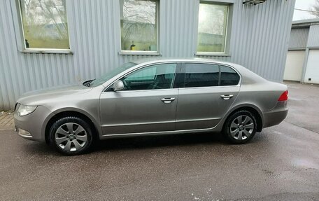 Skoda Superb III рестайлинг, 2010 год, 900 000 рублей, 3 фотография