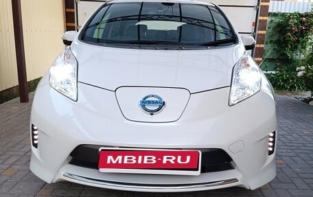 Nissan Leaf I, 2015 год, 955 000 рублей, 2 фотография