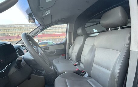 Hyundai Grand Starex Grand Starex I рестайлинг 2, 2009 год, 1 200 000 рублей, 2 фотография