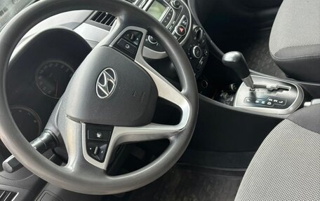 Hyundai Solaris II рестайлинг, 2013 год, 770 000 рублей, 5 фотография