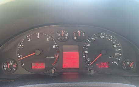 Audi A6, 2000 год, 650 000 рублей, 11 фотография