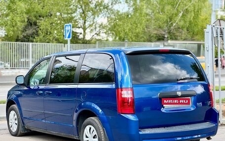 Dodge Caravan V, 2010 год, 1 299 000 рублей, 4 фотография