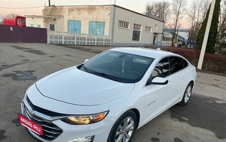 Chevrolet Malibu IX, 2018 год, 1 640 000 рублей, 2 фотография