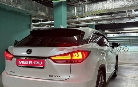 Lexus RX IV рестайлинг, 2019 год, 5 400 000 рублей, 4 фотография