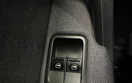 Skoda Yeti I рестайлинг, 2014 год, 1 095 000 рублей, 15 фотография