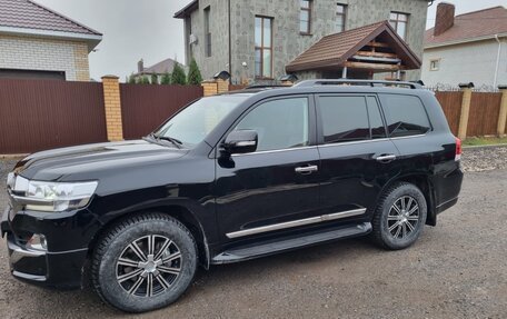 Toyota Land Cruiser 200, 2018 год, 7 490 000 рублей, 5 фотография