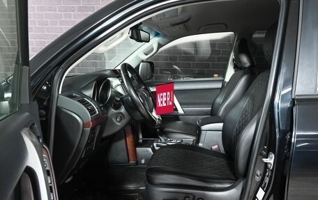Toyota Land Cruiser Prado 150 рестайлинг 2, 2016 год, 4 670 000 рублей, 9 фотография
