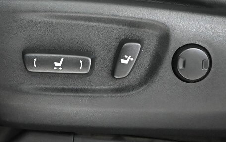 Toyota Land Cruiser Prado 150 рестайлинг 2, 2016 год, 4 670 000 рублей, 24 фотография