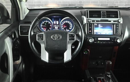 Toyota Land Cruiser Prado 150 рестайлинг 2, 2016 год, 4 670 000 рублей, 18 фотография