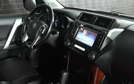 Toyota Land Cruiser Prado 150 рестайлинг 2, 2016 год, 4 670 000 рублей, 23 фотография