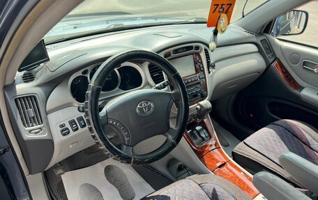Toyota Highlander III, 2004 год, 2 229 000 рублей, 11 фотография
