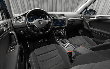 Volkswagen Tiguan II, 2020 год, 2 990 000 рублей, 9 фотография