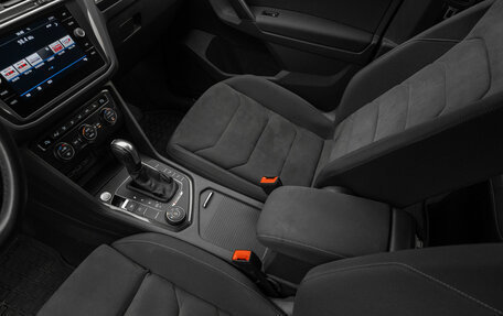 Volkswagen Tiguan II, 2020 год, 2 990 000 рублей, 19 фотография