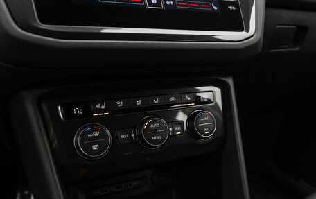 Volkswagen Tiguan II, 2020 год, 2 990 000 рублей, 21 фотография
