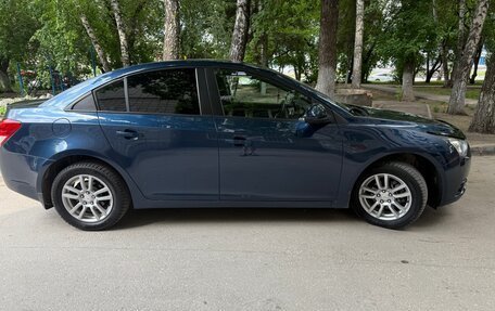 Chevrolet Cruze II, 2010 год, 650 000 рублей, 2 фотография