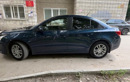 Chevrolet Cruze II, 2010 год, 650 000 рублей, 5 фотография