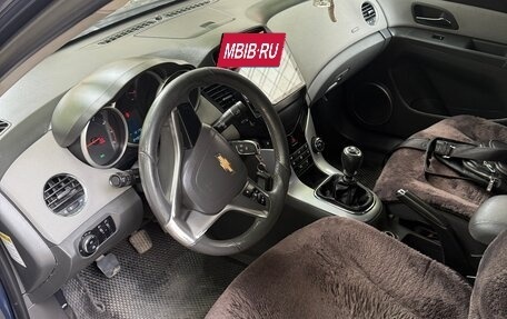 Chevrolet Cruze II, 2010 год, 650 000 рублей, 4 фотография