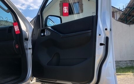 Nissan Navara (Frontier), 2011 год, 970 000 рублей, 7 фотография