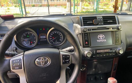 Toyota Land Cruiser Prado 150 рестайлинг 2, 2014 год, 3 680 000 рублей, 14 фотография