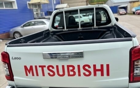 Mitsubishi L200 IV рестайлинг, 2023 год, 4 200 000 рублей, 3 фотография