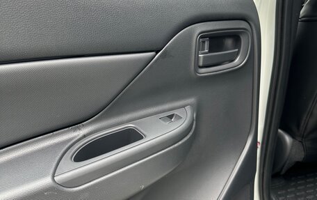 Mitsubishi L200 IV рестайлинг, 2023 год, 4 200 000 рублей, 12 фотография
