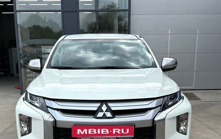 Mitsubishi L200 IV рестайлинг, 2023 год, 4 200 000 рублей, 4 фотография