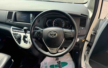 Toyota ISis I, 2013 год, 1 045 000 рублей, 9 фотография