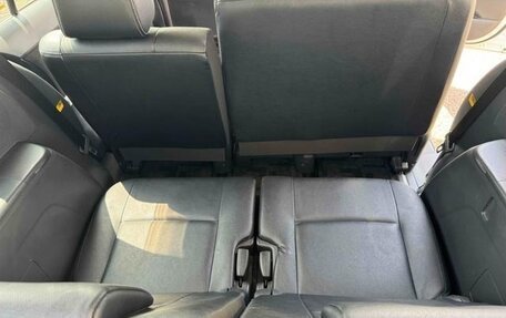 Toyota ISis I, 2013 год, 1 045 000 рублей, 16 фотография
