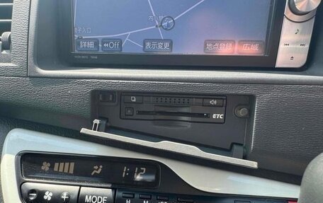 Toyota ISis I, 2013 год, 1 045 000 рублей, 22 фотография