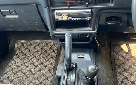 Toyota Hilux Surf III рестайлинг, 1992 год, 450 000 рублей, 15 фотография