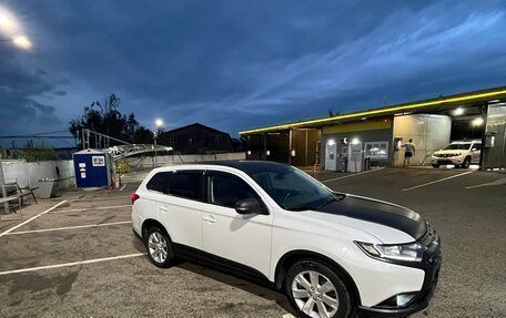 Mitsubishi Outlander III рестайлинг 3, 2016 год, 2 000 000 рублей, 5 фотография