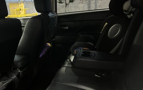 Mitsubishi Outlander III рестайлинг 3, 2016 год, 2 000 000 рублей, 10 фотография