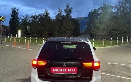 Mitsubishi Outlander III рестайлинг 3, 2016 год, 2 000 000 рублей, 7 фотография
