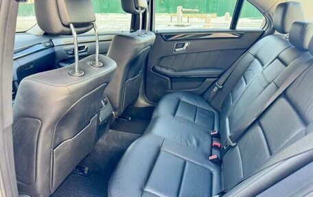 Mercedes-Benz E-Класс, 2010 год, 2 090 000 рублей, 11 фотография