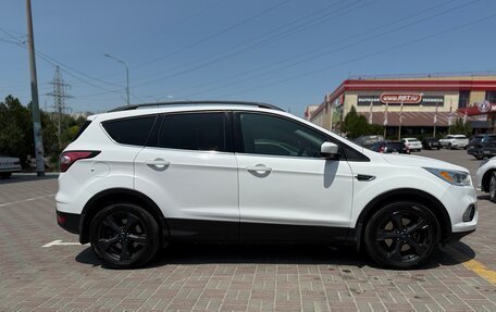 Ford Escape III, 2017 год, 1 700 000 рублей, 4 фотография