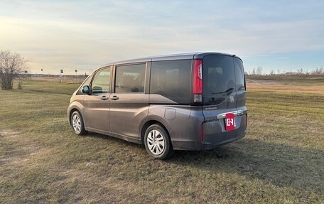 Honda Stepwgn IV, 2020 год, 2 000 000 рублей, 4 фотография