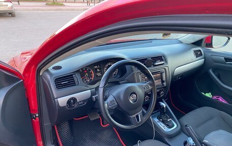 Volkswagen Jetta VI, 2011 год, 985 000 рублей, 6 фотография