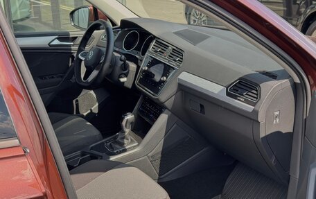 Volkswagen Tiguan II, 2021 год, 2 790 000 рублей, 16 фотография