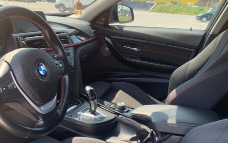 BMW 3 серия, 2013 год, 2 400 000 рублей, 32 фотография