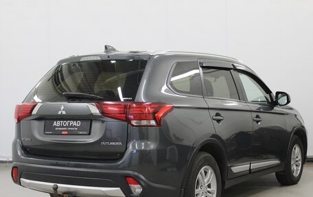 Mitsubishi Outlander III рестайлинг 3, 2018 год, 1 770 000 рублей, 4 фотография