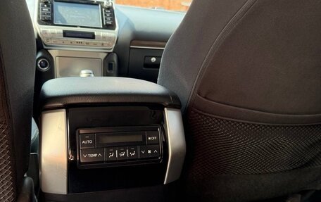 Toyota Land Cruiser Prado 150 рестайлинг 2, 2020 год, 5 200 000 рублей, 9 фотография