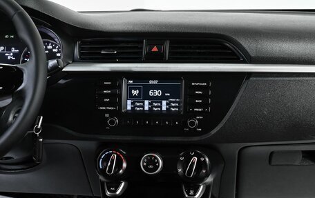 KIA Rio IV, 2018 год, 1 899 000 рублей, 8 фотография